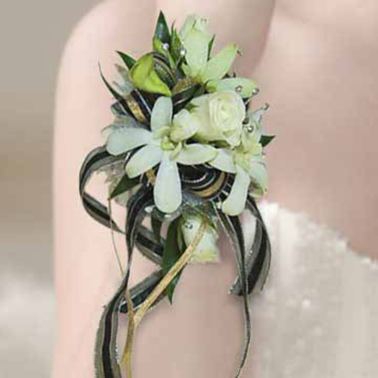 Black & White Wristlet | Floral Express Little Rock